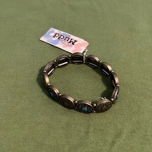 Western style turquoise stretch bracelet